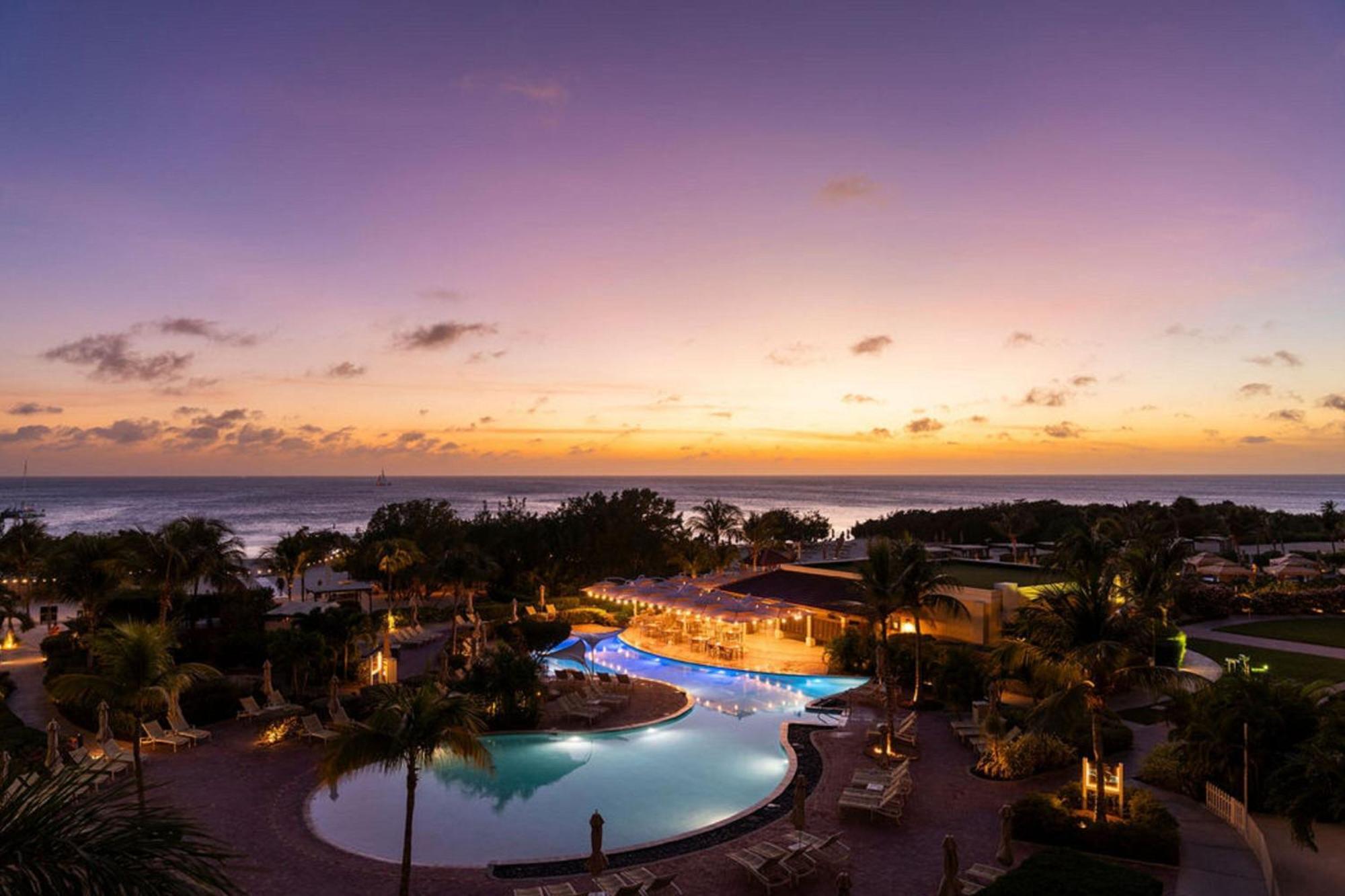 The Ritz-Carlton, Aruba Hotel Palm Beach Exterior photo